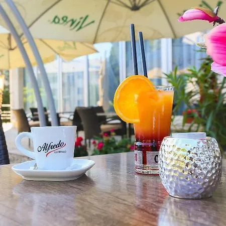 Magnolia Hotell Piest'any