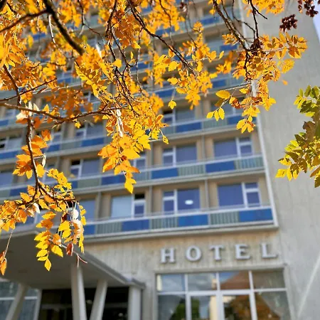Hotell Magnolia Piest'any