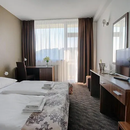 Hotell Magnolia Piest'any