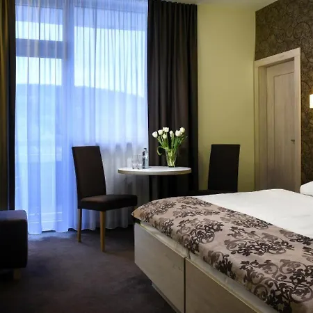 Magnolia 4* Πιεστάνυ
