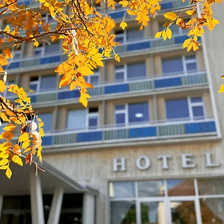Magnolia 4* Πιεστάνυ