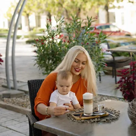 Magnólia Hotel Piest'any